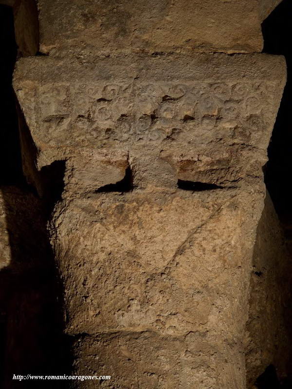 CAPITEL DEL LADO SUR - DETALLE